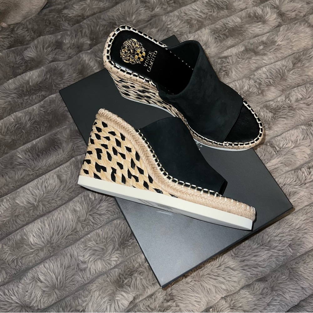NWT Vince Camuto Textured Espadrilles Wedge Sandals